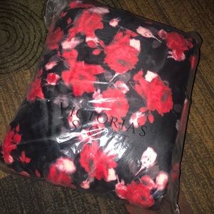 🆕Victoria Secret Sherpa Blanket